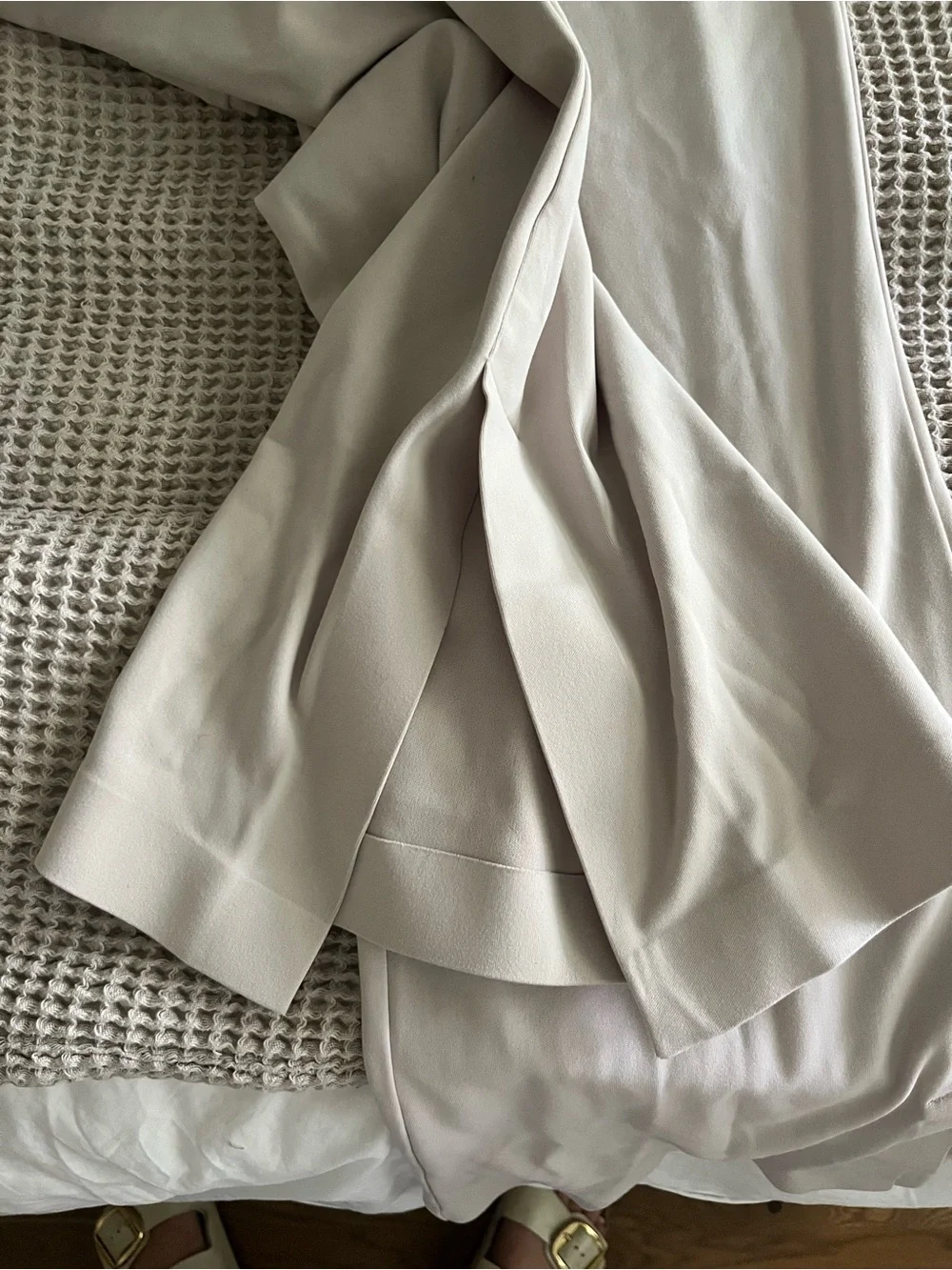 Athleta Venice Wide Leg Pull-On Pants in color Willow - Picture 6 of 12